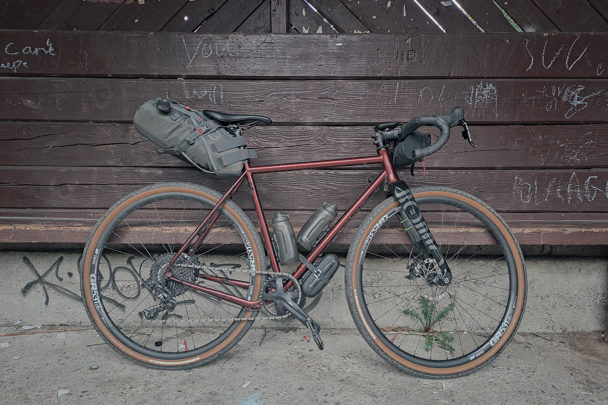 Pierwszy bikepacking – jak spakować się na noc pod namiotem z rowerem?