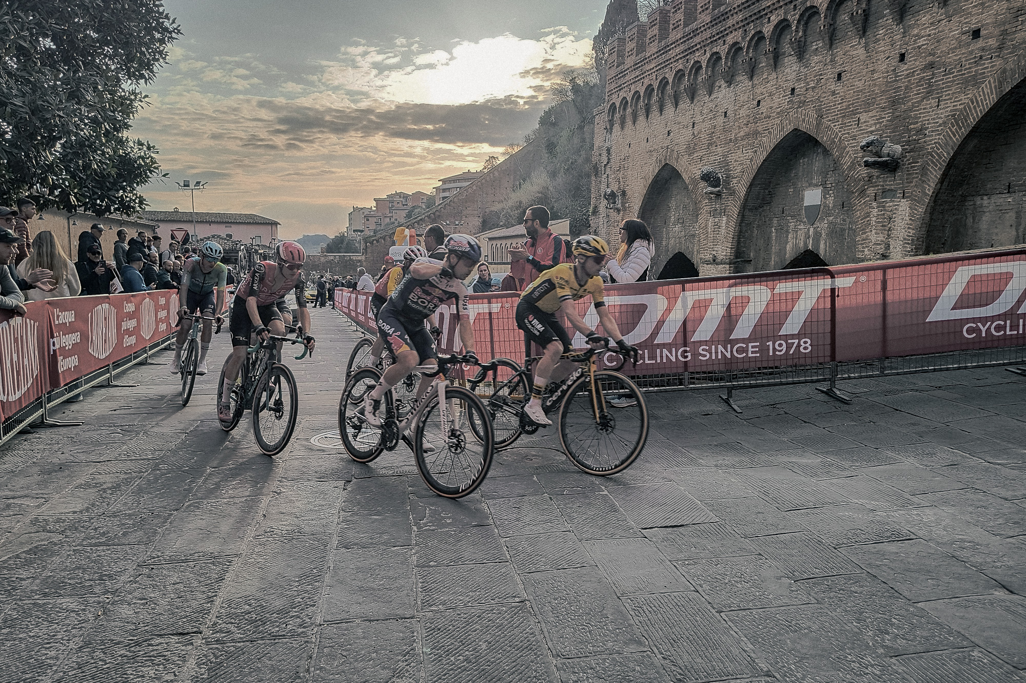 Strade Bianche – przetrwać Białe Drogi Toskanii